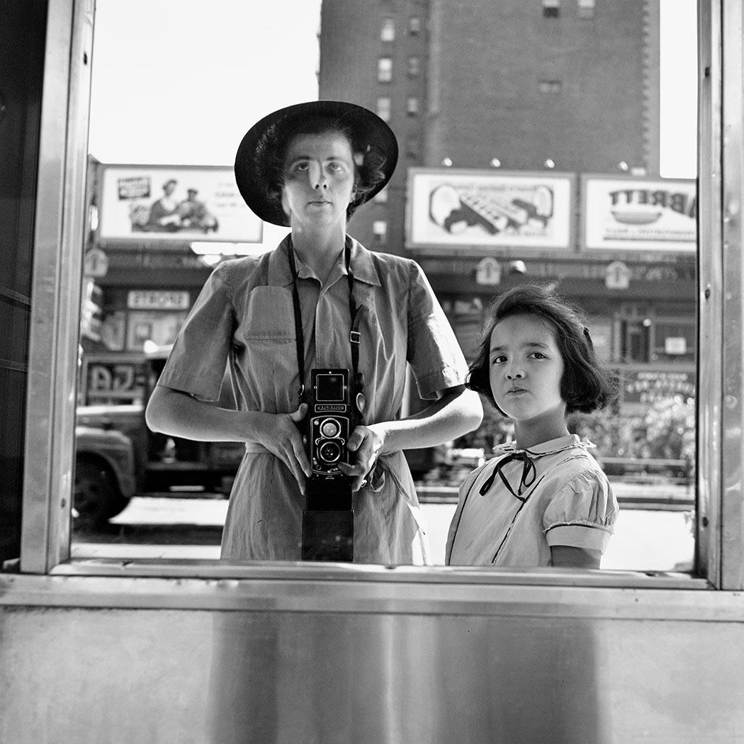 vivian_maier_autoportrait_new_york_1953_5_minutes_pour_découvrir_vivian_maier